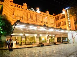 Hotel Suraj Palace, hotel near Raja Bhoj Domestic Airport - BHO, 