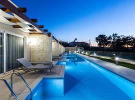 Sun and Sea Plus Resort: Plaka şehrinde bir apart otel