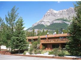 The Crossing, hotel near Columbia Icefield, Saskatchewan River Crossing