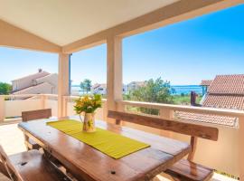 Apartment Tomislav, hotel in Vir