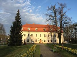 Zámek Havířov, hotel v Havířově