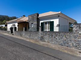 Casa Nunes, hotel din Santana