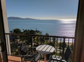 Aquarius On The Beach, serviced apartment in Townsville