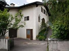 Studio in Chasa Quirin, hotel with parking in Zernez