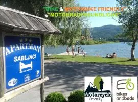 Apartment Sabljaci by the Lake