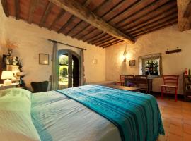 Agriturismo il Casalino, country house in Pari