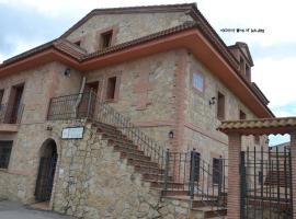 Apartamentos Rurales Natura, apartment in Torrejón el Rubio