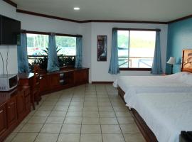 Fish Hook Marina Hotel, hotel en Golfito