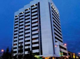 Harbour View Hotel, hotel in Kuching