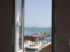 Relais Mareluna - Luxury Apartments, hotell i Salerno