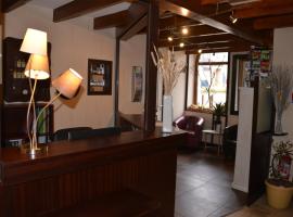 Hotel Le Brambily, hotel v destinaci Mauron