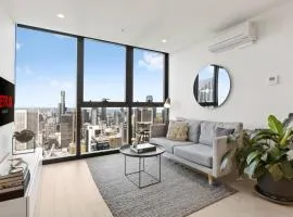 Luxuria Apartments - EQ Tower