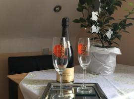 Sonnenappartment in Homburger Solarhaus, Hotel in Homburg