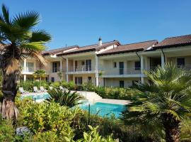 Luxury Apartments Beauty Gardens, hotel in Sirmione