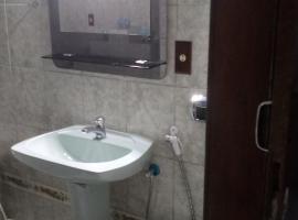 Apartamento de hospedagem-calendula, hotel with parking in Joinville