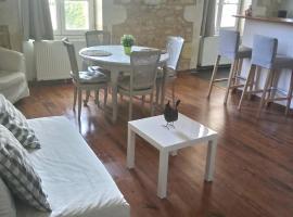 Entre Estuaire et Citadelle, apartment in Blaye