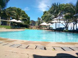 Coral Beach Resort, курортний готель у місті Діані-Біч