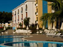 Toccacielo Hotel Village, hótel í Nova Siri Marina