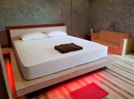 Relax House, hotel v destinaci Ratchaburi