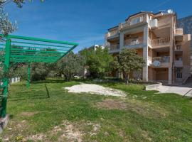 Villa Ivka、トゥチェピのホテル