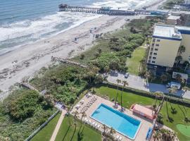 Dzīvokļu viesnīca Cocoa Beach Towers pilsētā Kokobīča