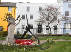 Monmouth House Apartments, Lyme Regis Old Town, dog friendly, luxury hotel in Lyme Regis