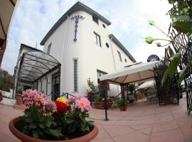 Hotel Il Gioiello: Sabaudia'da bir otel