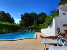 Les Chalets de Pierretoun, hotel in Labastide-Clairence