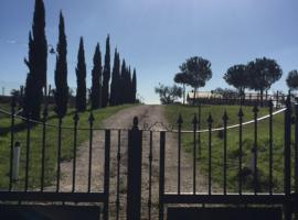 Agriturismo Casale San Benedetto، فندق في Ceri