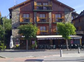 Hotel Esquirol, hotel in Llivia