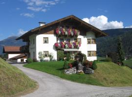 Schlosserhof, apartment in Telfes im Stubai