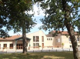 Relais des 4 Vents, hotel v destinaci Revel