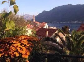 Be happy in Perast