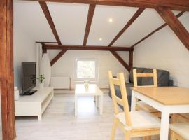Gemütliche Dachgeschoßwohnung mit Altbaucharme, khách sạn ở Lübeck