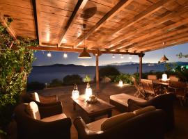 Blue Bay View - Beach House, country house in Diliso