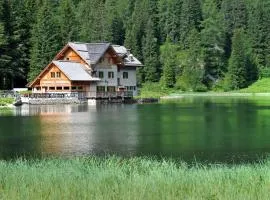 Rifugio Lago Nambino