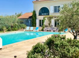 Le clos des vergers, B&B in LʼIsle-sur-la-Sorgue