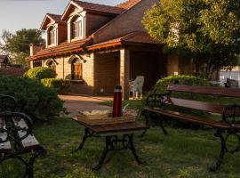 Cabañas La Aldea, hotell i Villa Carlos Paz