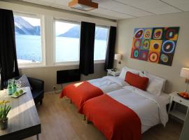 Sogn Hotel, hotel near Førde Airport Bringeland - FDE, Vadheim