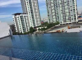 Apartment at Punnawithi BTS, vacation rental in Bangkok