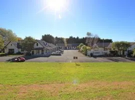 Kapiti Lindale Motel and Conference Centre、パラパラウムのモーテル
