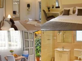 Apartments & Rooms Jelka, hotelli Kotorissa