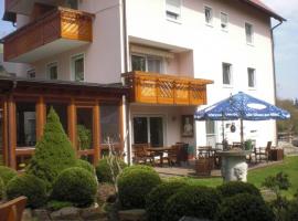 Pension Haus am Heubach, hotel with parking in Bad Staffelstein