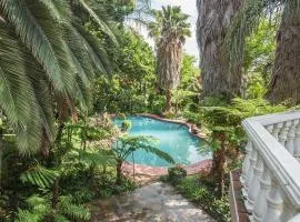 Meraki Country Manor
