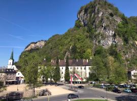 Zimmer & Appartements am Schloßplatz, hotel in Hohenems