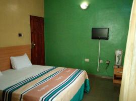 Hotel Dekelch, hotel en Ijoko