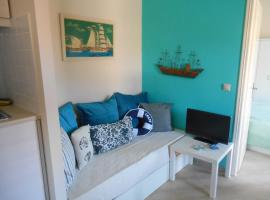 Arapakis apartment 2, boende vid stranden i Aegina stad