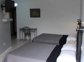 Embassy Beach, beach hotel in Pisco