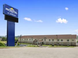 Microtel Inn & Suites By Wyndham Mineral Wells/Parkersburg, hotel poblíž Mid-Ohio Valley Regional - PKB, Mineralwells