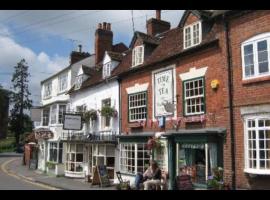 Kenilworth Cosy Garden View Apartment, hotel in Kenilworth